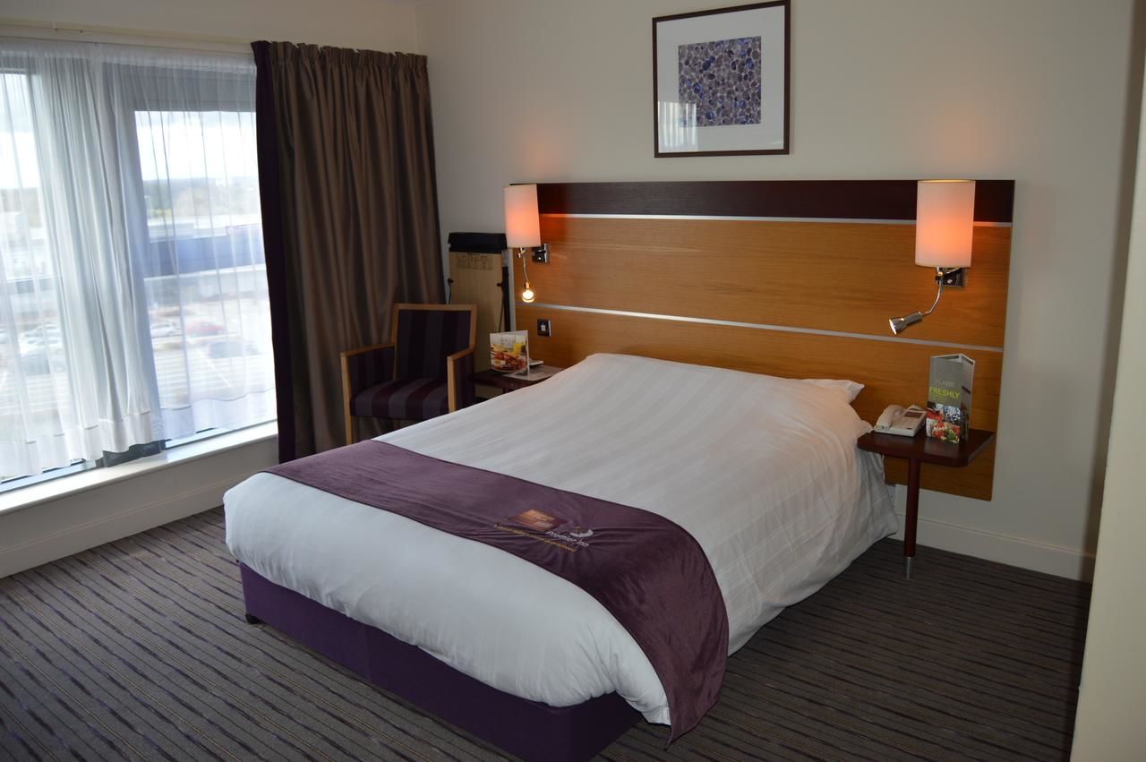 Отель Premier Inn Dublin Airport Сордс